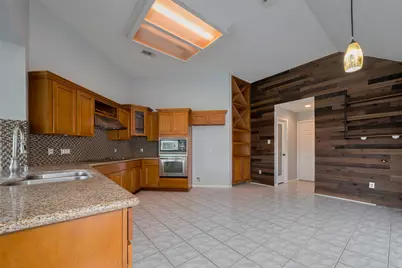311 N Esplanade Lane, Stafford, TX 77477 - Photo 17