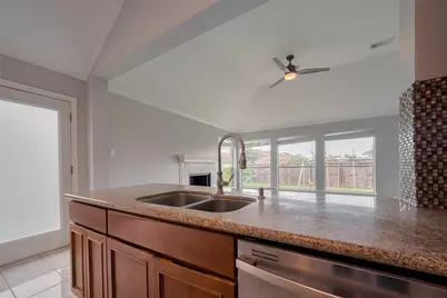 311 N Esplanade Lane, Stafford, TX 77477 - Photo 21