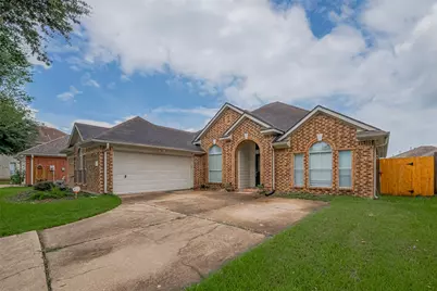 311 N Esplanade Lane, Stafford, TX 77477 - Photo 5