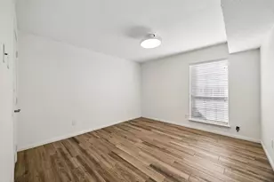 1880 White Oak Dr, Houston, TX 77009 - Photo 5