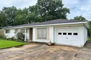 270 Ferndale Ln, Beaumont, TX 77707 - Photo 3