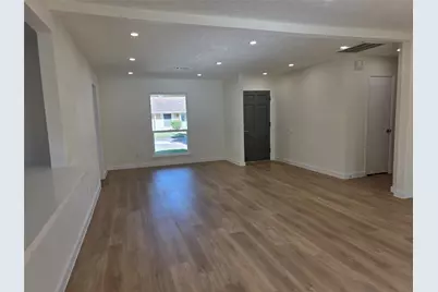 11726 N Willow Circle, Houston, TX 77071 - Photo 3