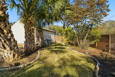 15015 Pleasant Valley Road, Houston, TX 77062 - Photo 21