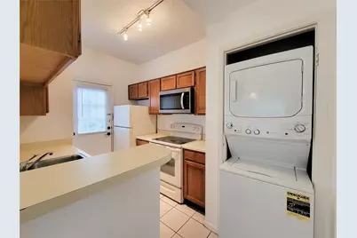 7575 Cambridge Street #2405, Houston, TX 77054 - Photo 9