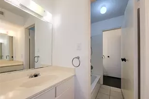 7575 Cambridge St, Houston, TX 77054 - Photo 17