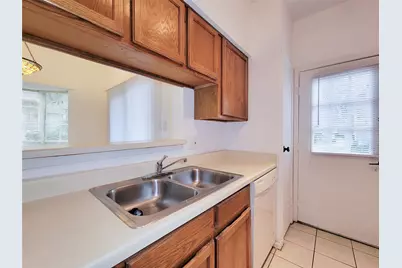 7575 Cambridge Street #2405, Houston, TX 77054 - Photo 11