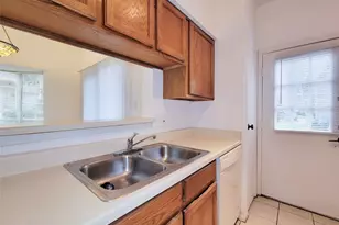 7575 Cambridge St, Houston, TX 77054 - Photo 11