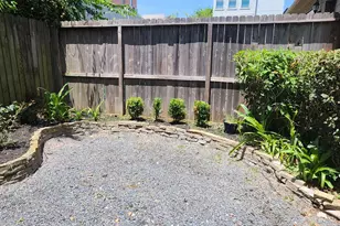 2330 Camden Dr, Houston, TX 77021 - Photo 23