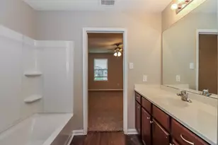 8015 Distant Harbor Rd, Cove, TX 77523 - Photo 11