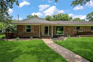 104 Merrilane St, Baytown, TX 77520 - Photo 3