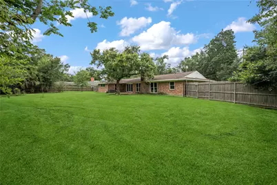 104 Merrilane Street, Baytown, TX 77520 - Photo 23