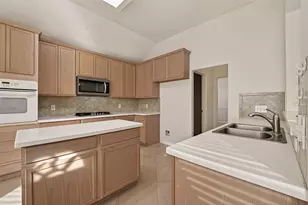 2604 Hidden Creek Dr, Pearland, TX 77581 - Photo 11