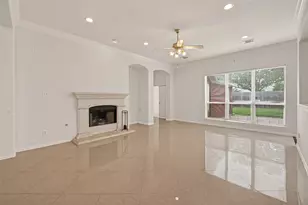 2604 Hidden Creek Dr, Pearland, TX 77581 - Photo 5