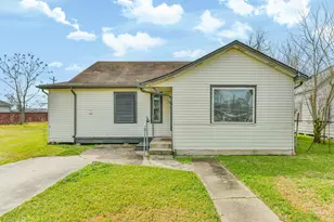 711 N 8th Ave, Texas City, TX 77590 - Photo 1