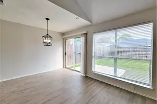 11410 Sunny Creek Dr, Houston, TX 77066 - Photo 7