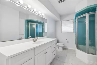 4702 Holly Street, Bellaire, TX 77401 - Photo 13