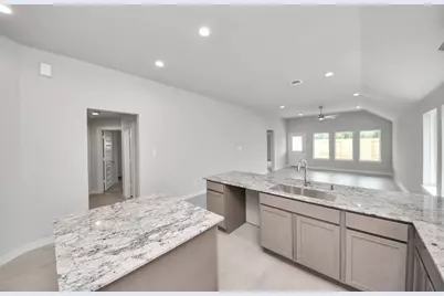 11906 Royal Willow Lane, Houston, TX 77066 - Photo 11