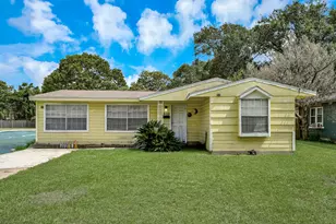 1909 Brooks Ave, Rosenberg, TX 77471 - Photo 3