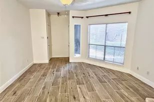 3130 SW Walnut Bend Ln SW, Houston, TX 77042 - Photo 3