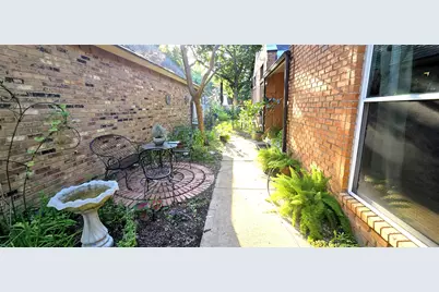 1142 Misty Lake Drive, Sugar Land, TX 77498 - Photo 3
