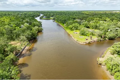 32042 Bayou Bend, Richwood, TX 77515 - Photo 7