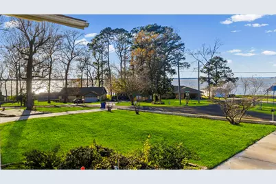235 Lakeview Harbor, Onalaska, TX 77360 - Photo 5