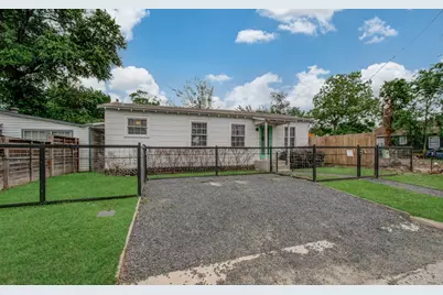 4706 Fisk Street, Houston, TX 77009 - Photo 9