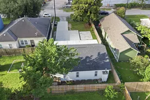 321 Reid St, Houston, TX 77022 - Photo 33