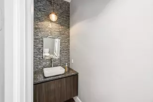 11119 Savannah Oaks Ln, Houston, TX 77043 - Photo 17