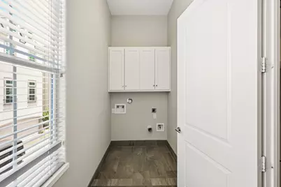 11119 Savannah Oaks Lane, Houston, TX 77043 - Photo 17