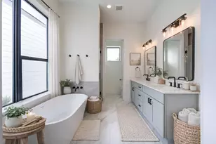 6131 Pacific Frst Dr, Houston, TX 77091 - Photo 21