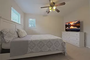 8050 Montague Manor Ln, Houston, TX 77072 - Photo 15