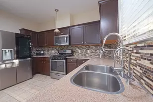 8050 Montague Manor Ln, Houston, TX 77072 - Photo 9