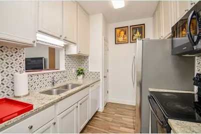 9850 Pagewood Lane #1403, Houston, TX 77042 - Photo 13