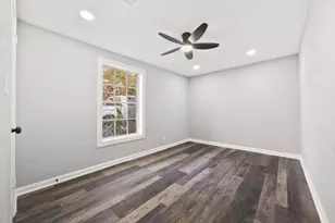 10206 Norvic St, Houston, TX 77029 - Photo 13