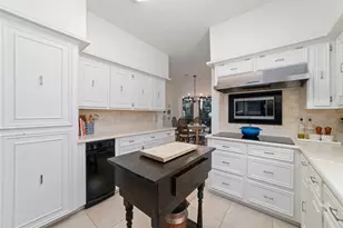 2 Noontide Cir, The Woodlands, TX 77380 - Photo 9