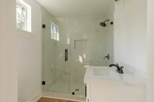 6802 Eastwood St, Houston, TX 77021 - Photo 9