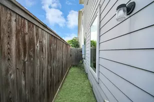 9448 Kerrwood Ln, Houston, TX 77080 - Photo 33