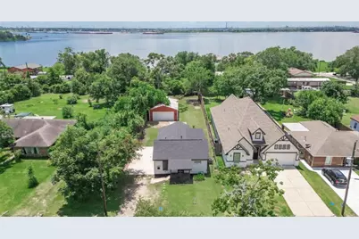 1007 San Jacinto Street, Highlands, TX 77562 - Photo 17