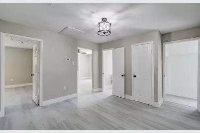 1007 San Jacinto Street, Highlands, TX 77562 - Photo 9