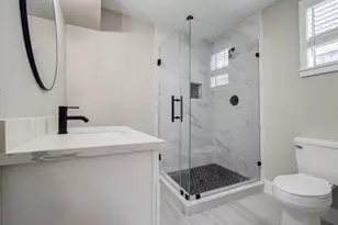 1007 San Jacinto St, Highlands, TX 77562 - Photo 7