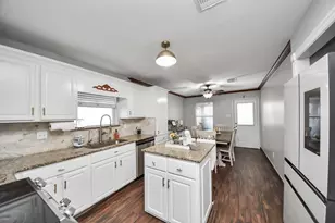 21739 Stoney Bluff Ln, Katy, TX 77449 - Photo 9