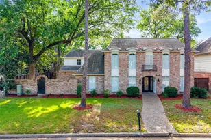 903 Crossroads Dr, Houston, TX 77079 - Photo 1