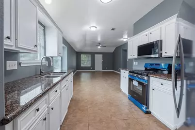 718 Saint Edwards Green Drive, Houston, TX 77015 - Photo 11