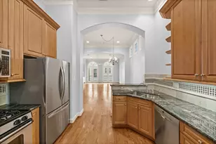 119 Dennis St, Houston, TX 77006 - Photo 7