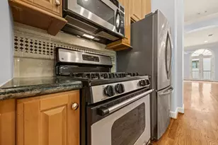 119 Dennis St, Houston, TX 77006 - Photo 9