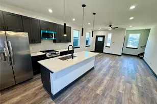 7818 Hanfro Ln, Houston, TX 77088 - Photo 9