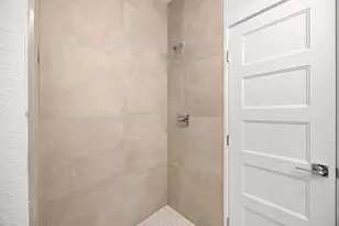 7818 Hanfro Ln, Houston, TX 77088 - Photo 15