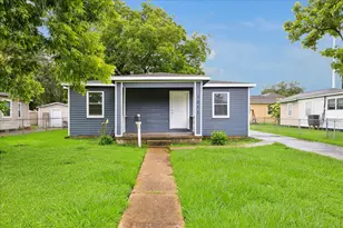 1011 12th 1/2 Street N, Texas City, TX 77590 - Photo 1