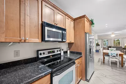 7000 Seawall Boulevard #811, Galveston, TX 77551 - Photo 15